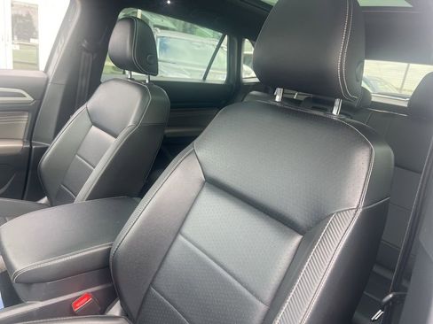 Used 2022 Volkswagen Atlas Cross Sport SEL R-Line image 14