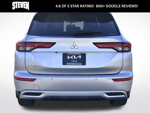 Used 2023 Mitsubishi Outlander SE image 10