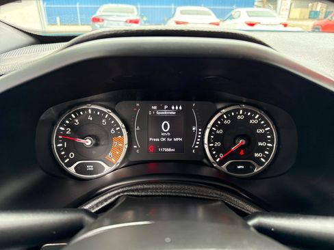 Used 2019 Jeep Renegade Sport image 15