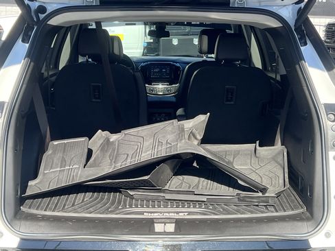 Used 2021 Chevrolet Traverse Premier w/ Redline Edition FWD image 23