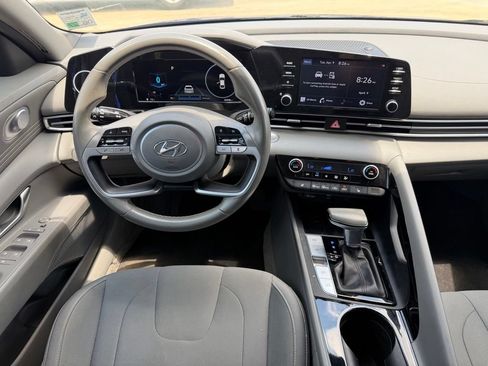 Used 2021 Hyundai Elantra SEL w/ Convenience Package FWD image 16