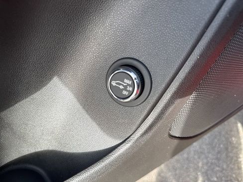 Used 2020 Chevrolet Blazer LT image 25