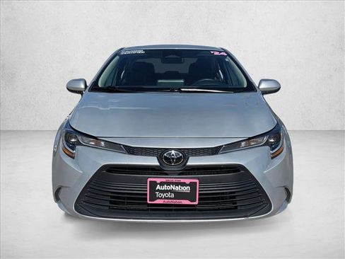 Used 2024 Toyota Corolla LE FWD image 2