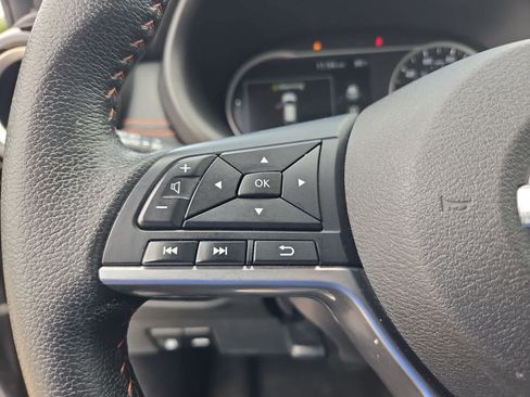 Used 2020 Nissan Kicks SR w/ SR Premium Package FWD image 22