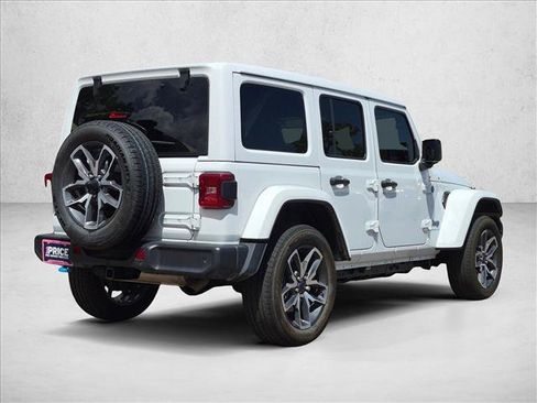 Used 2024 Jeep Wrangler Unlimited w/ Convenience Group AWD/4WD image 5