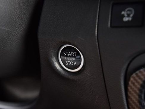 Used 2025 Nissan Frontier SV w/ SV Convenience Package RWD image 18