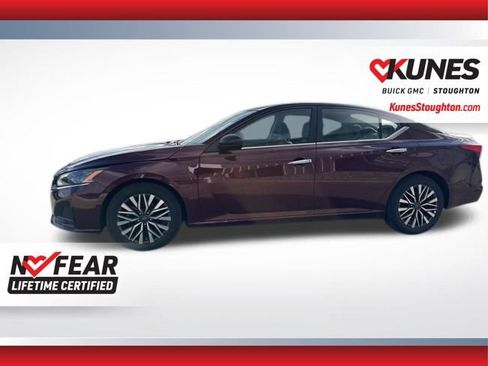 Used 2025 Nissan Altima 2.5 SV image 8