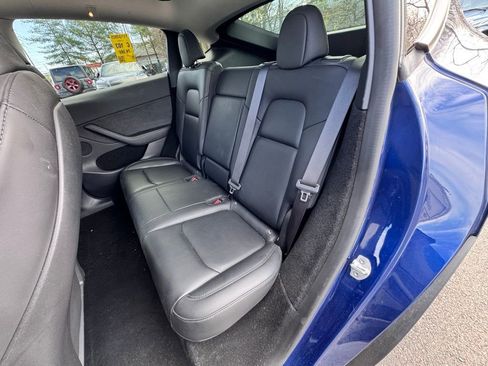 Used 2022 Tesla Model Y Long Range image 14