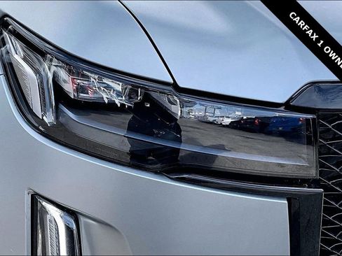 Used 2023 Cadillac Escalade ESV Sport Platinum w/ LPO, ONYX Package image 32