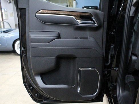 New 2026 GMC Sierra 1500 Elevation image 13