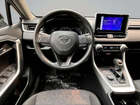 Used 2023 Toyota RAV4 XLE AWD/4WD image 7