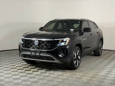 Used 2025 Volkswagen Atlas Cross Sport SE AWD/4WD image 4