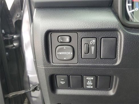 Used 2017 Toyota 4Runner SR5 Premium image 31