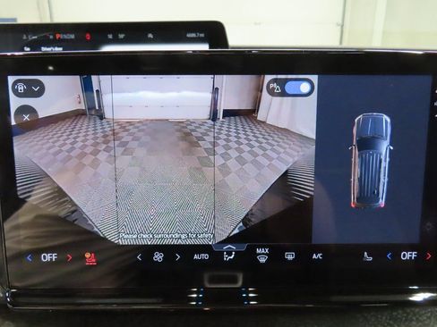 Used 2025 Ford Expedition Tremor image 22