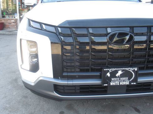 Used 2023 Hyundai Palisade Limited AWD/4WD image 3