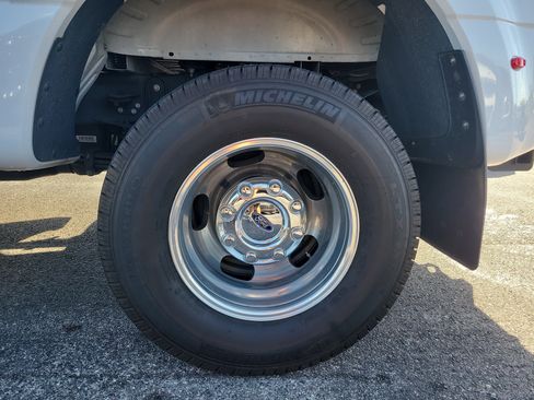 Used 2025 Ford F350 XL w/ XL Chrome Package AWD/4WD image 9