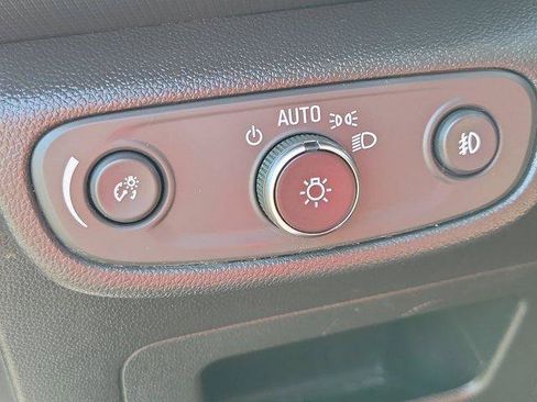 Used 2021 Chevrolet TrailBlazer LT FWD image 21