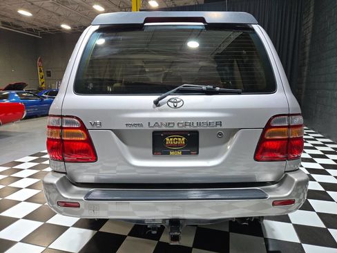 Used 2002 Toyota Land Cruiser image 3