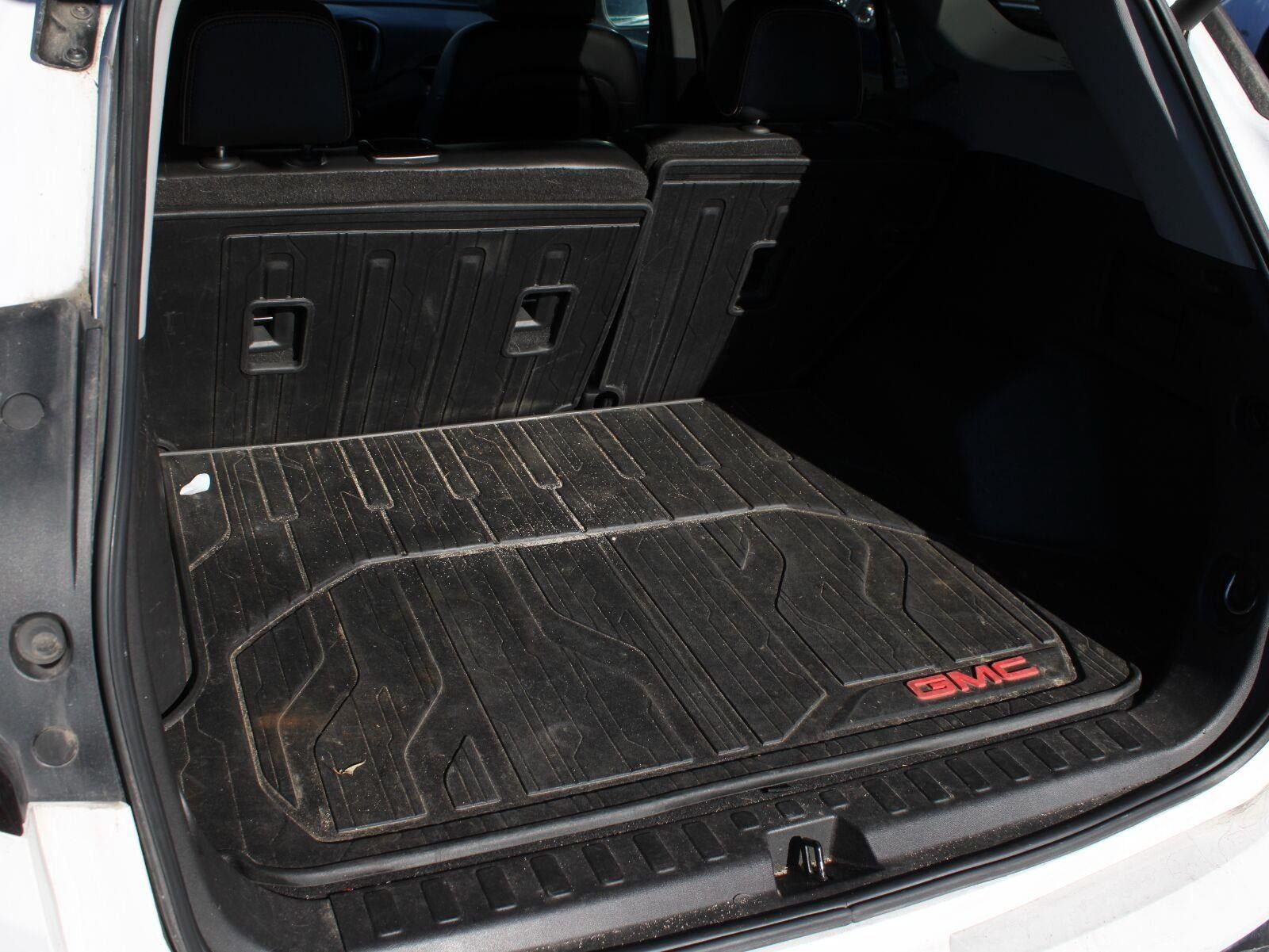 Used 2022 GMC Terrain AT4 w/ GMC Pro Grade Package AWD/4WD image 8