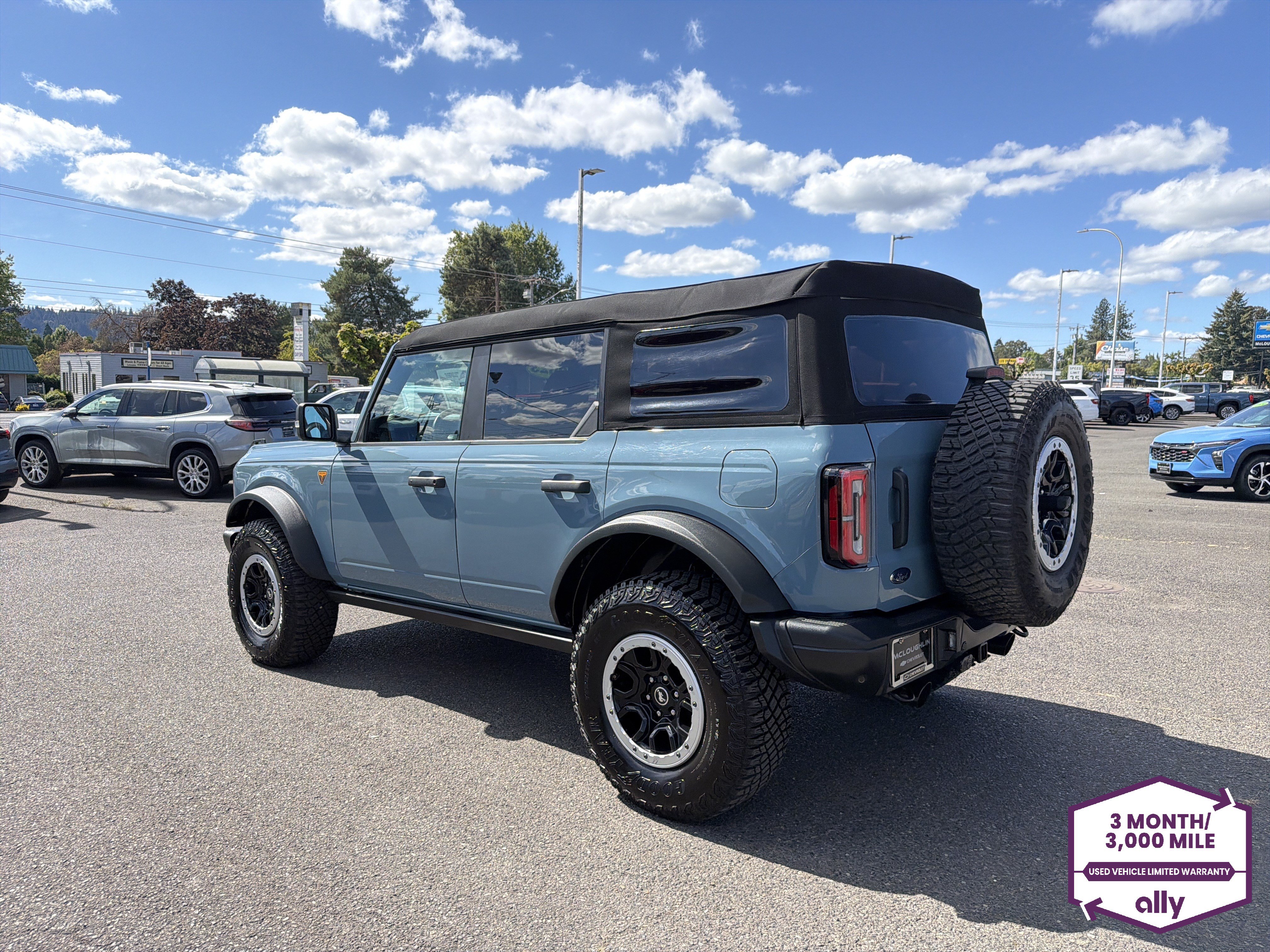 Used 2023 Ford Bronco Badlands w/ Sasquatch Package AWD/4WD image 3