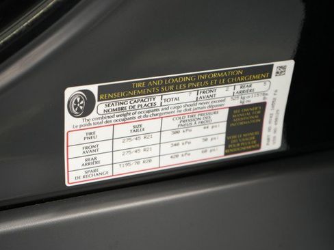 Used 2024 Land Rover Discovery Dynamic SE AWD/4WD image 27
