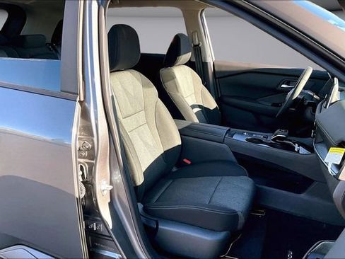 New 2026 Nissan Rogue SV FWD image 9