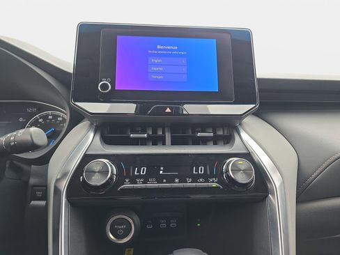 Used 2023 Toyota Venza LE image 20