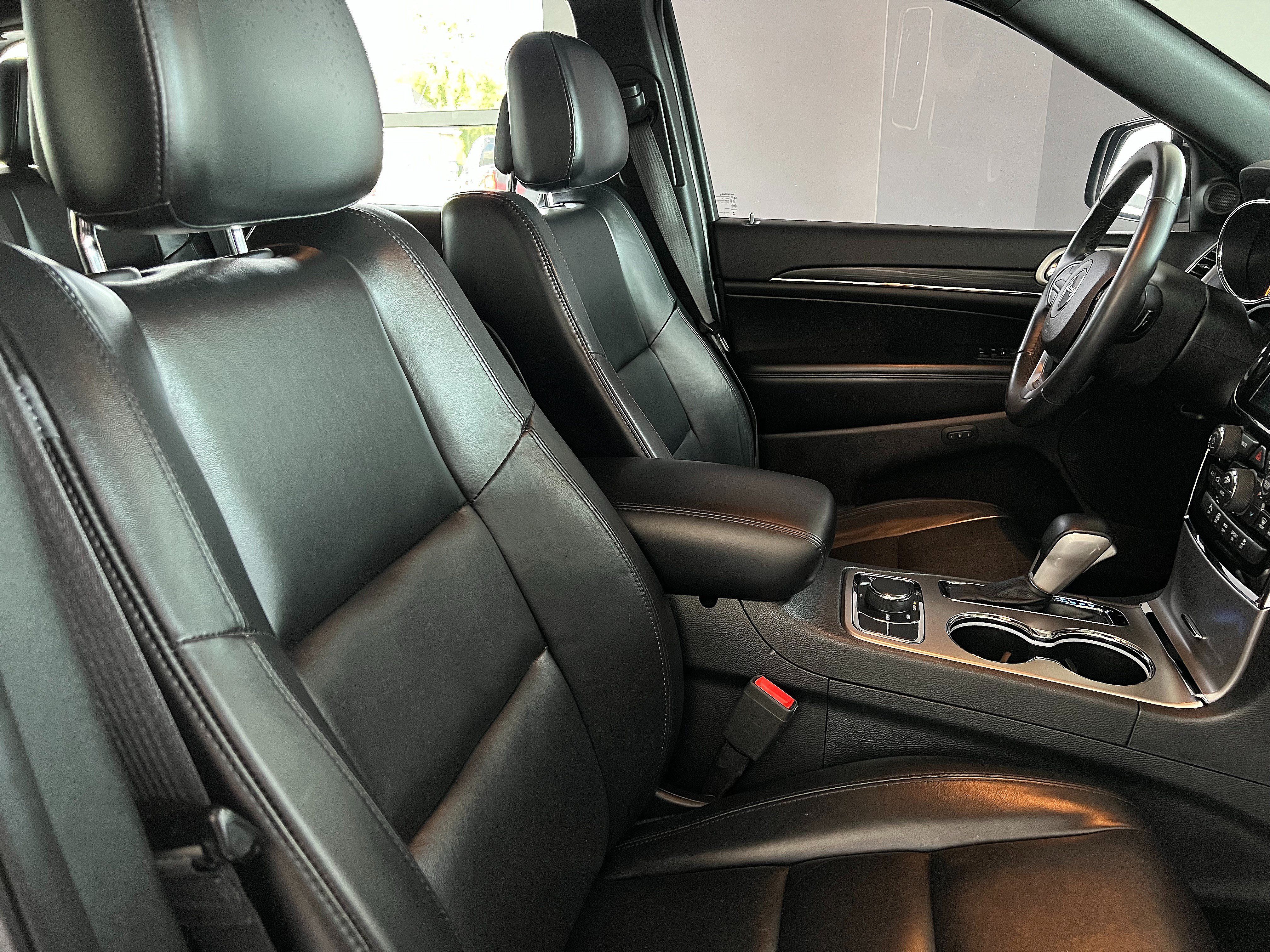 Used 2019 Jeep Grand Cherokee Limited AWD/4WD image 28