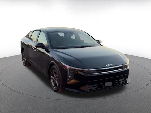 Used 2025 Kia K4 FWD image 3