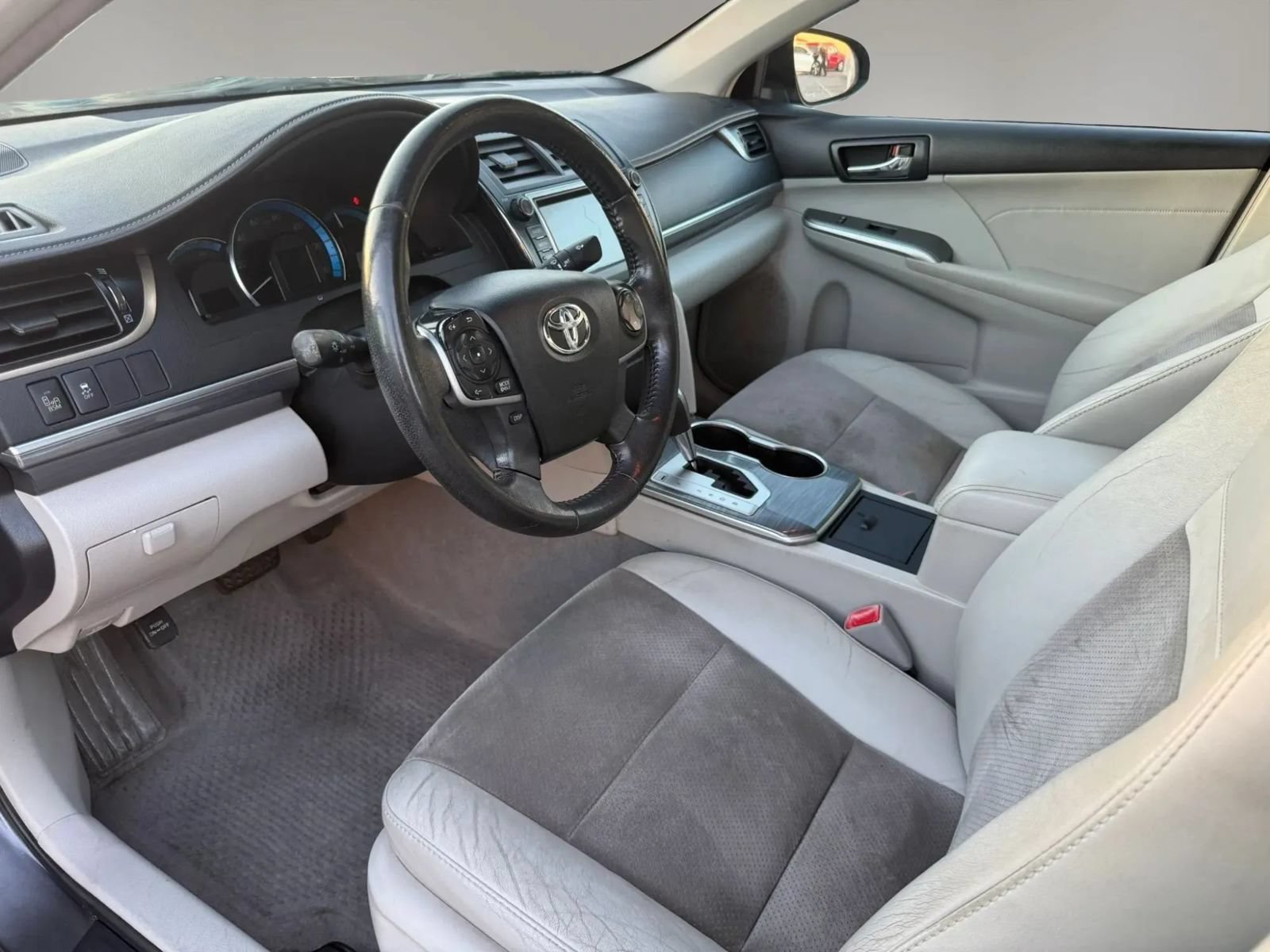 Used 2013 Toyota Camry XLE w/ Leather Pkg FWD image 12