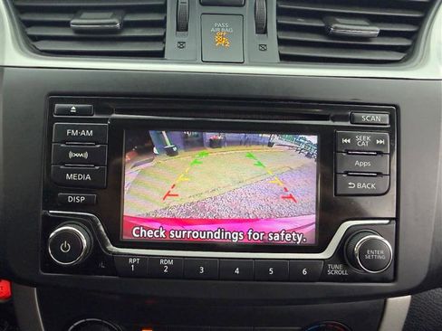 Used 2015 Nissan Sentra SV FWD image 22