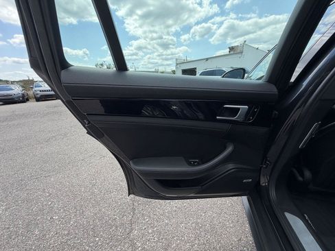 Used 2018 Porsche Panamera 4S AWD/4WD image 27