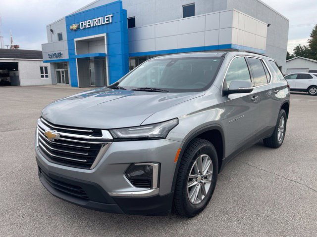 Used 2023 Chevrolet Traverse LT FWD image 2