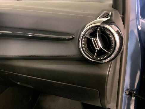 Used 2025 Chevrolet Equinox LT FWD image 16