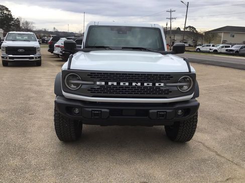 New 2025 Ford Bronco Badlands w/ Sasquatch Package AWD/4WD image 9