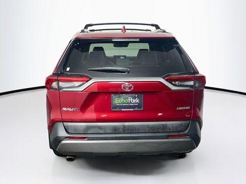 Used 2019 Toyota RAV4 Limited w/ Carpet Mat Package FWD image 7