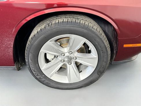 Used 2023 Dodge Challenger SXT image 30