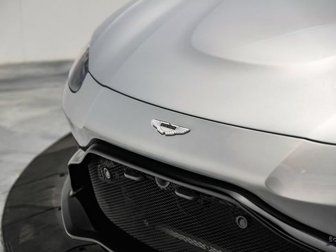Used 2019 Aston Martin V8 Vantage Coupe RWD image 35