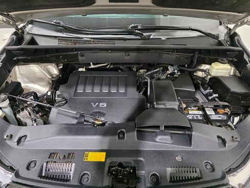 Used 2015 Toyota Highlander Limited w/ Driver Technology Package image 11