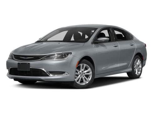 Used 2016 Chrysler 200 Limited image 2