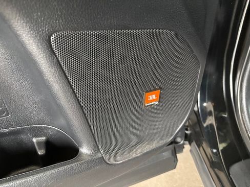 Used 2014 Toyota Highlander Limited image 17