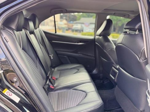 Used 2019 Toyota Camry SE w/ Convenience Package FWD image 16