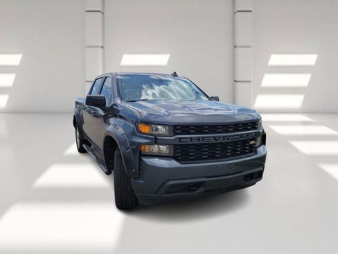 Used 2021 Chevrolet Silverado 1500 Custom image 3