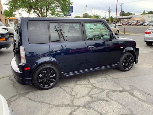 Used 2004 Scion xB FWD image 11