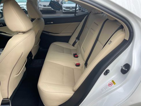 Used 2014 Lexus IS 250 w/ Navigation Package image 10