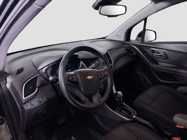 Used 2020 Chevrolet Trax LT FWD image 21