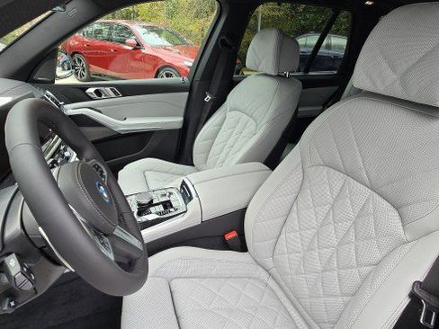 New 2026 BMW X5 xDrive50e w/ M Sport Package AWD/4WD image 14