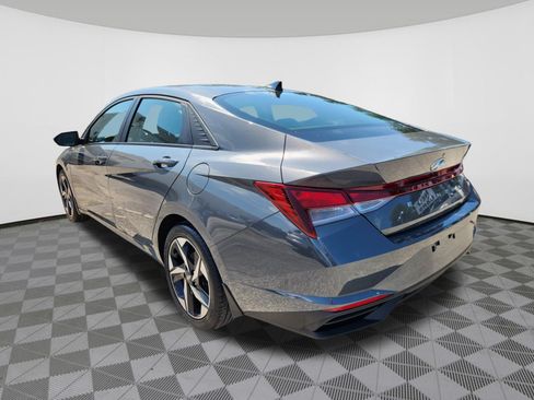 Certified 2023 Hyundai Elantra SEL w/ Convenience Package FWD image 3