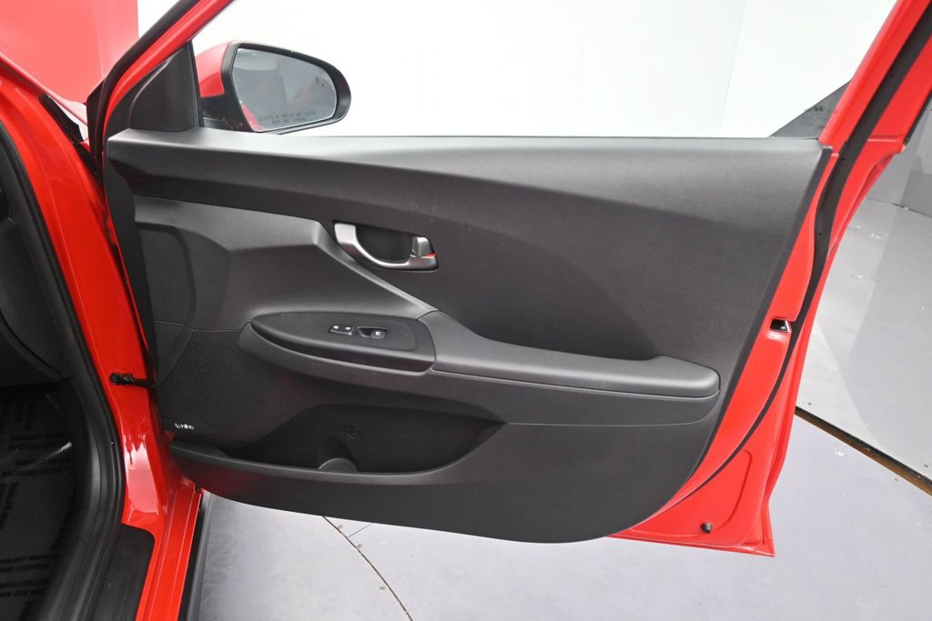 Used 2019 Hyundai Veloster Turbo FWD image 19