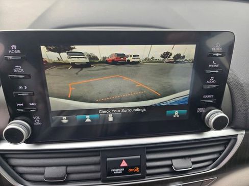 Used 2018 Honda Accord EX image 18